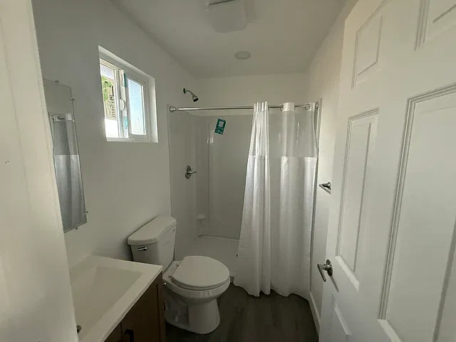 Studio, 400 sqft, $1,350 — Photo 4