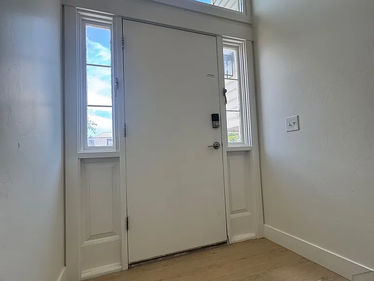 1838 W New York Dr — Photo 32