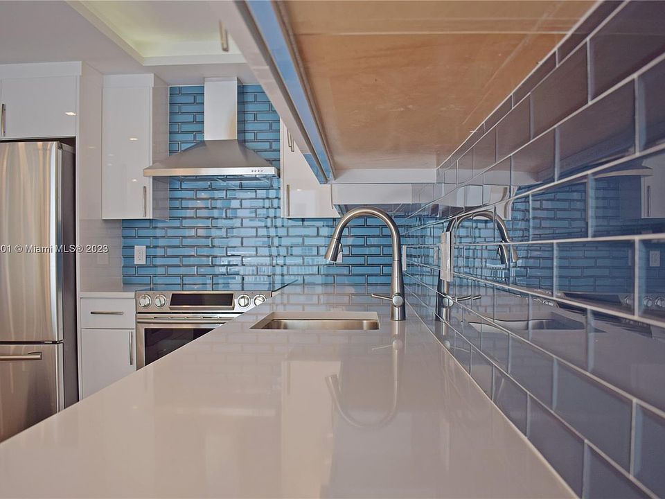 1st image of 401 Ocean Dr APT 610