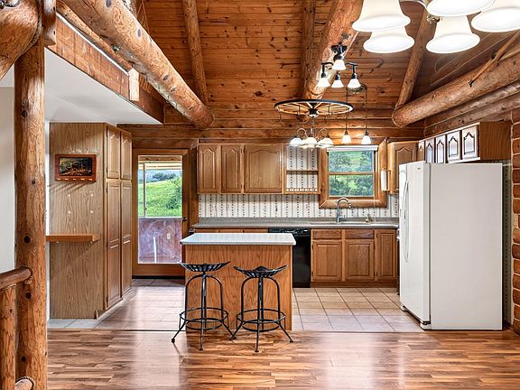 4th image of 565 Beckman Rd
