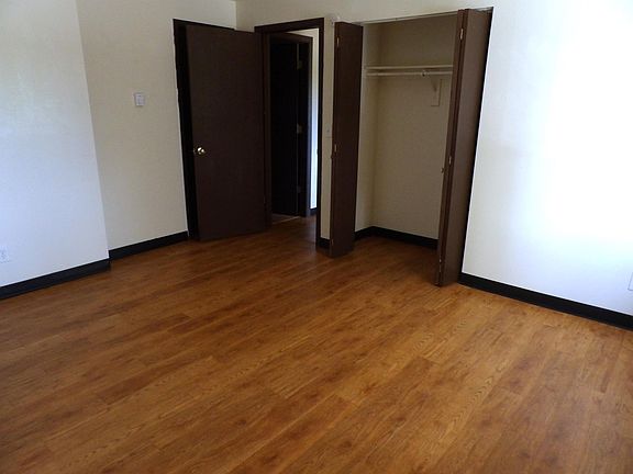 3rd image of 4501 Boardwalk Dr Building D-d-34