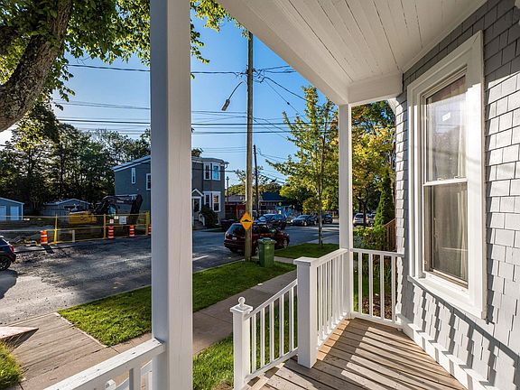 3rd image of 1531 Lemarchant St