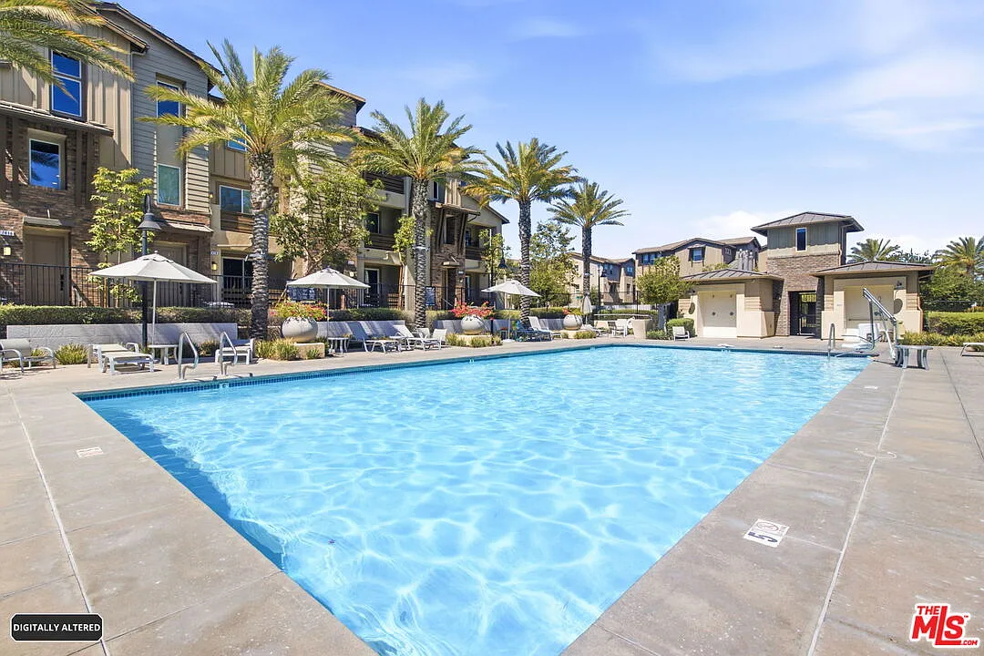 2 bed, 2.5 bath, 1562 sqft, $3,400 — Photo 3