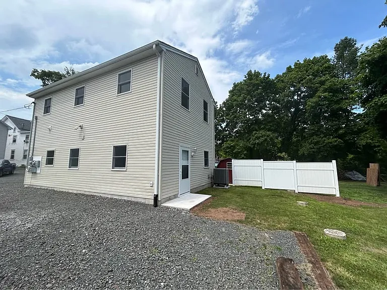 147 S Main St — Photo 1