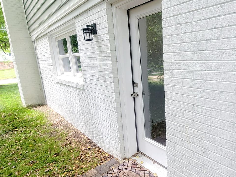 Private entry, as if it were a stand-alone home for your privacy and convenience near plentiful street parking on cul-de-sac