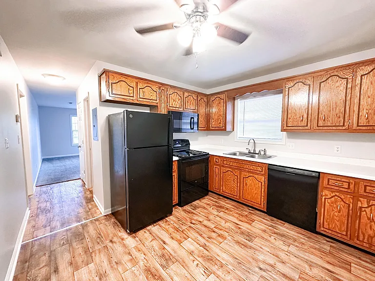 116 Ballygar St #H — Photo 6