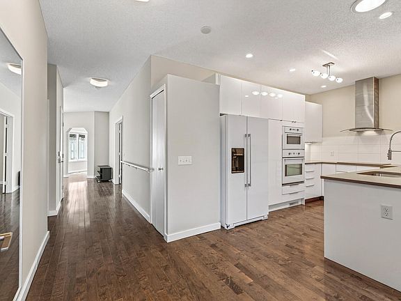 5th image of 7542 Hinton Park Ave S