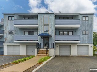 4 Domessina Ln APT D1, Caldwell, NJ 07006