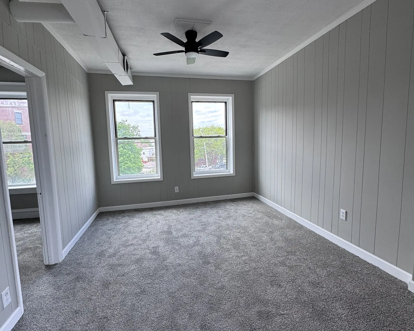 3 bed, 1200 sqft, $2,200 — Photo 2