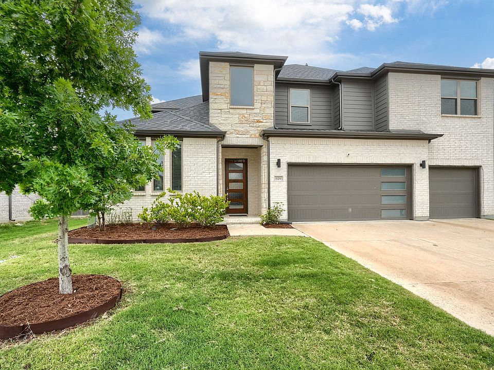 1st image of 929 Newcastle Dr