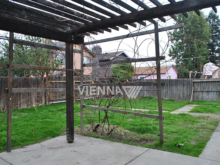 4073 N Country Dr — Photo 26