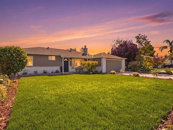 3rd image of 10582 Lonna Ln