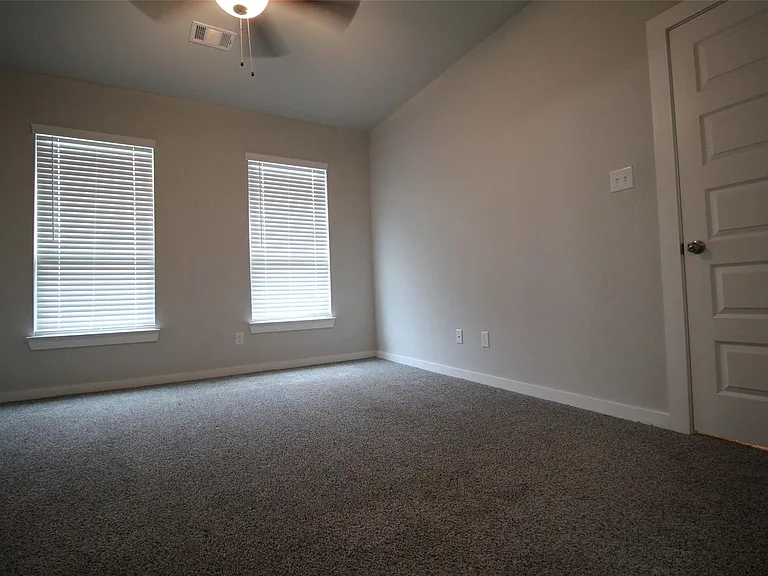 25504 Starling Ln — Photo 13