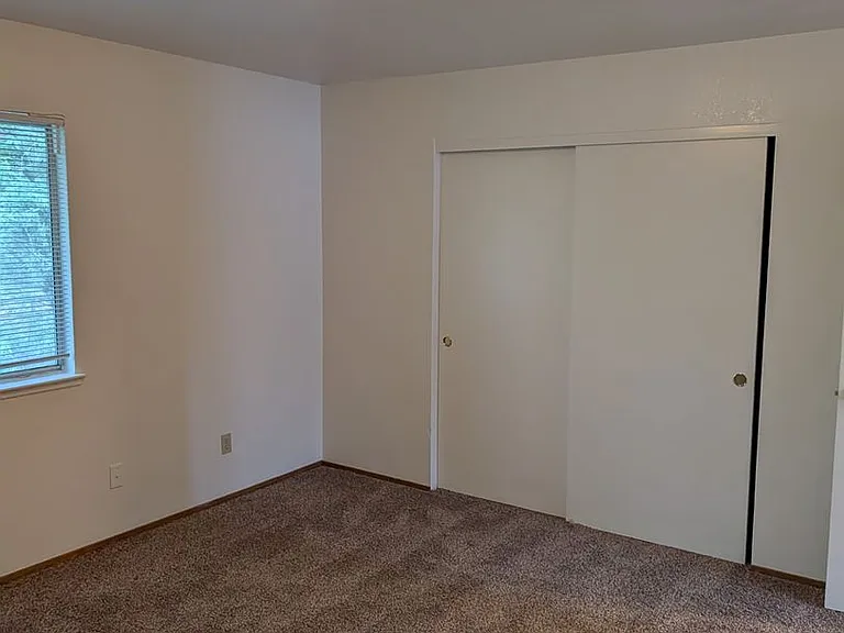2343 Ferry St — Photo 11