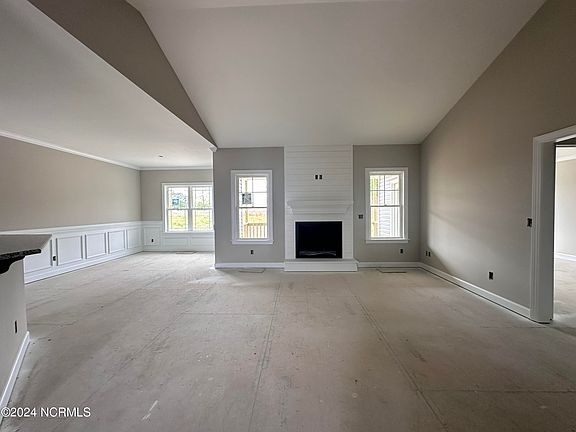 2nd image of 39 Maxwell Farm Lane