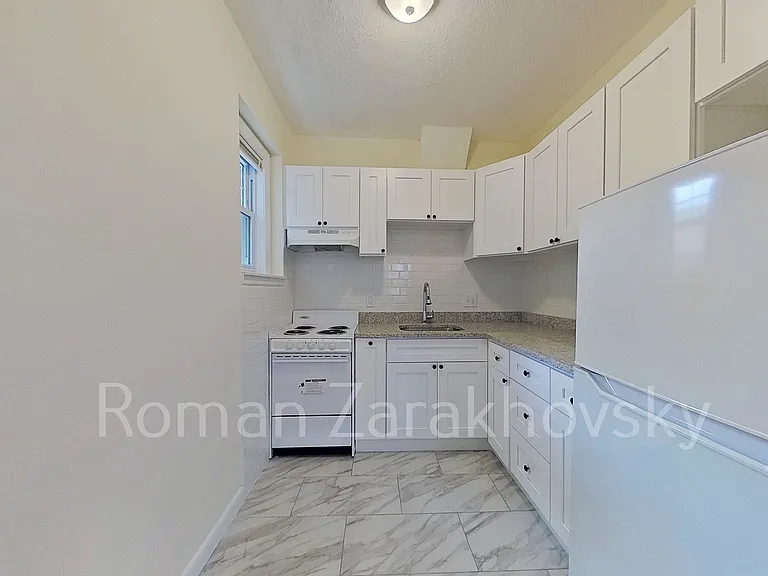 7 Wade St #6 — Photo 6