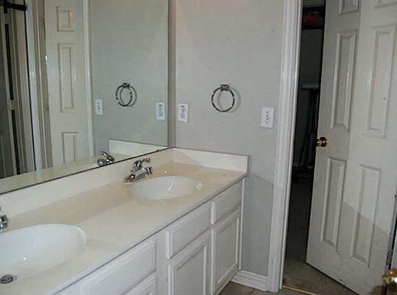 2nd image of 2233 Country Club Dr