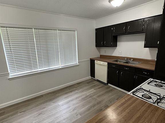 4th image of 7005 Denver Dr