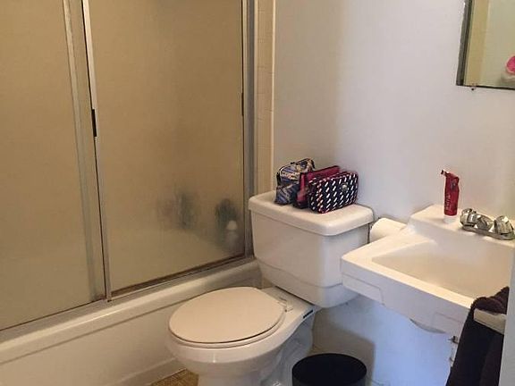 4th image of 110 Hill St APT 2