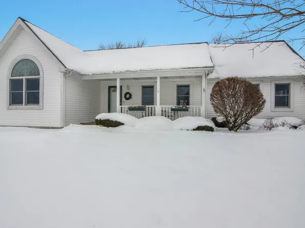 5176 Arlington Ln, Traverse City, MI 49685