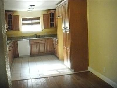 5th image of 7632 Ellen Ln