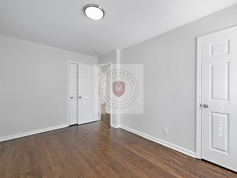 8006 W 85th St — Photo 16
