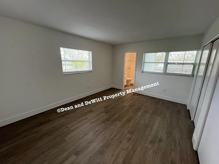 5840 37th Ave N #6 — Photo 9