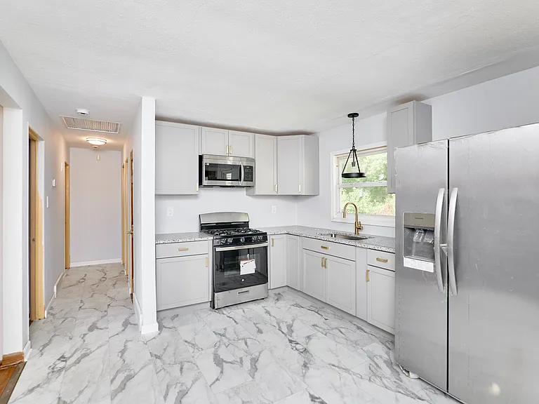 615 Superior Dr — Photo 12