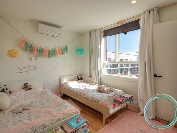 5th image of 10 Lexington Ave APT 4G