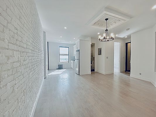 5th image of 78 Christopher St #4