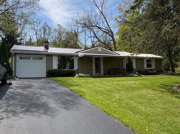 896 Hillside Dr
