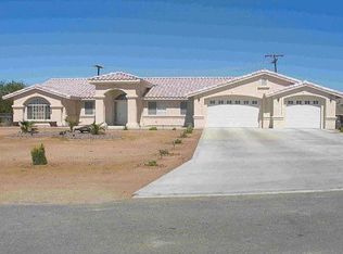 7511 Camarilla Ave, Yucca Valley, CA 92284
