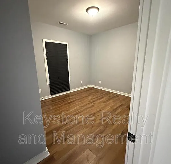 605 Colonette Dr — Photo 8