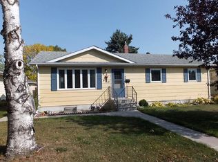 426 Maple Ave S, Thief River Falls, MN 56701