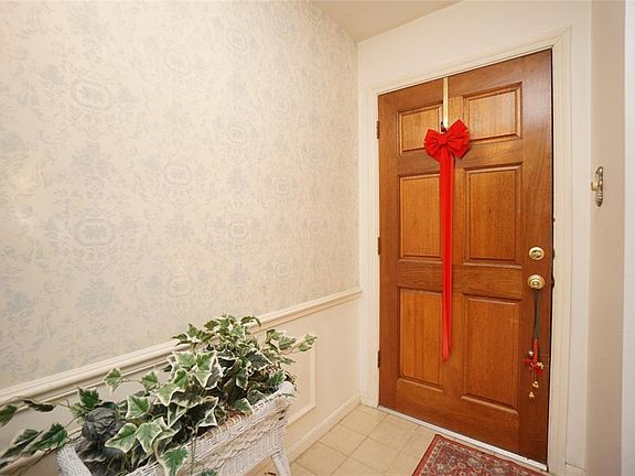 4th image of 7143 La Entrada Dr