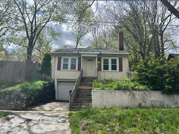 912 33rd St, Des Moines, IA 50312