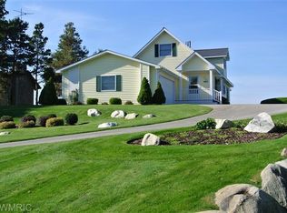 883 S Lakeshore Dr, Ludington, MI 49431