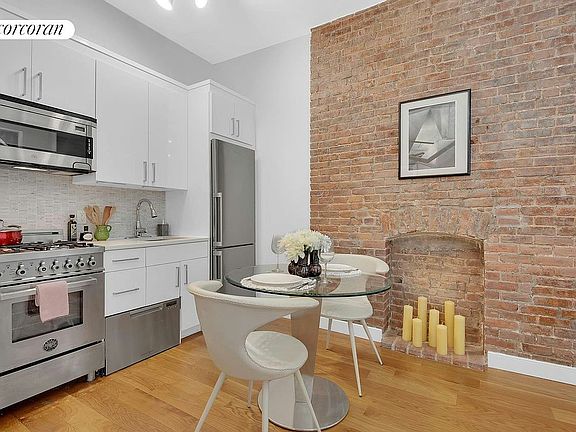 2nd image of 36 W 35th St APT 6A