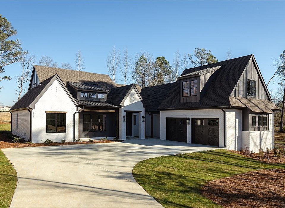 1st image of 3207 Habersham Dr