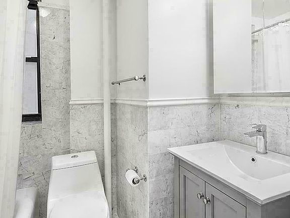 5th image of 226 E 12th St APT 3J