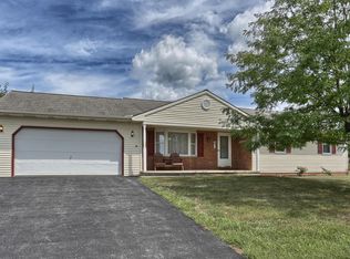 57 Silverleaf Dr, Mount Joy, PA 17552