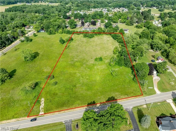 31st St SW, Barberton, OH 44203