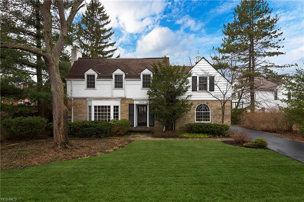 2674 Cranlyn Rd photo 1