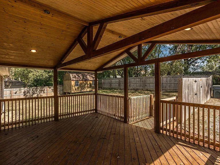 941 Belvedere Dr — Photo 8