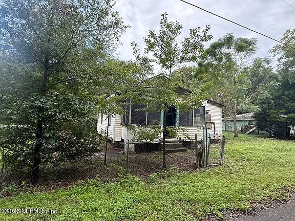 5th image of 111 CEDAR Avenue