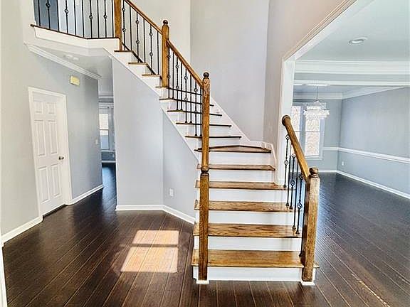 2nd image of 240 Creekside Park Dr