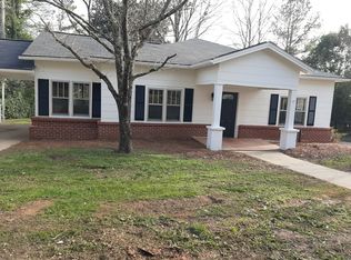 151 Radney St, Roanoke, AL 36274