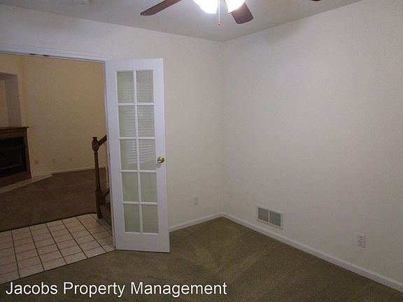4th image of 1717 Louise Cir