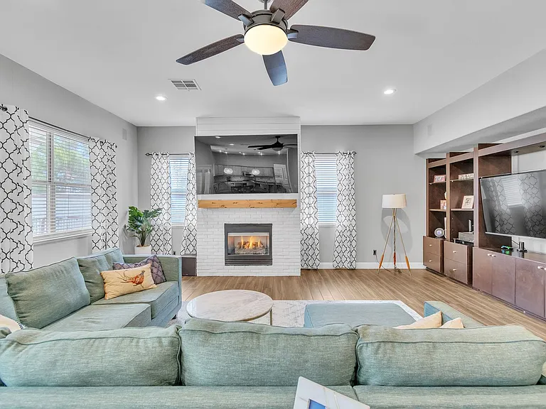 296 Doe Run Cir — Photo 149