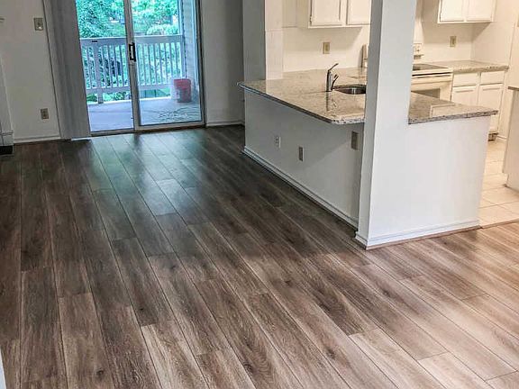 2nd image of 1511 Lincoln Way APT 304